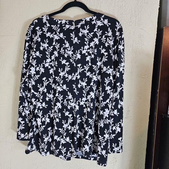 Karl Lagerfeld Black and White Floral Blouse with bow XL - Picture 2 of 5
